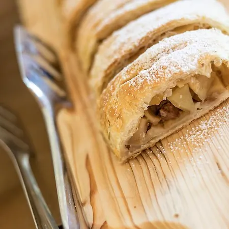 Malga Zebari Oda ve Kahvaltı 3*