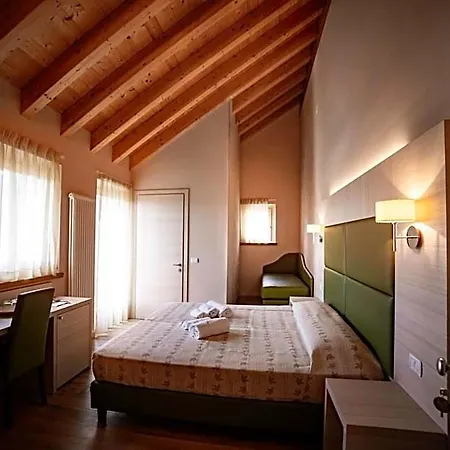 Bed & Breakfast Malga Zebari 4*
